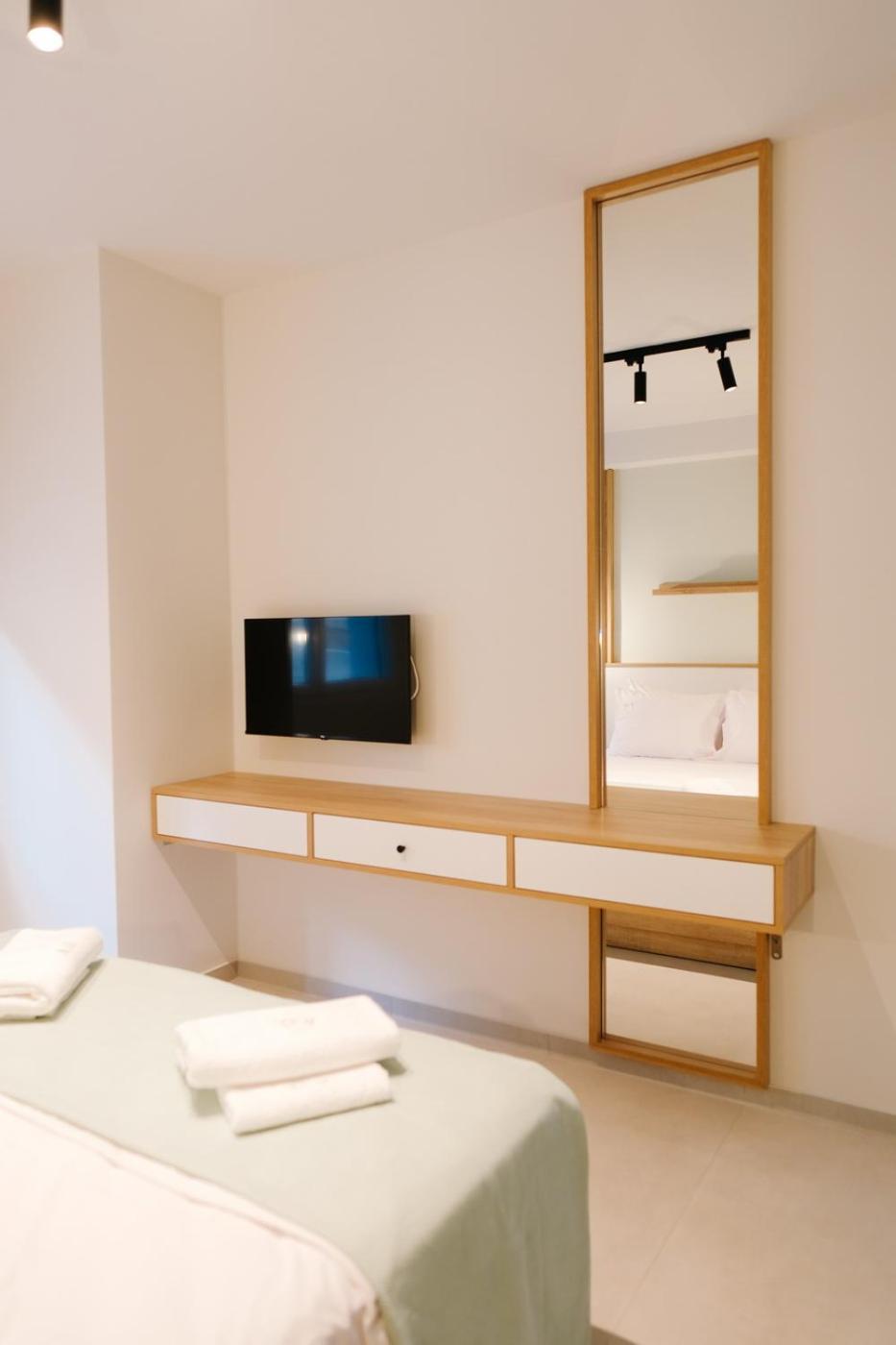 Aquarama Suites Nea Iraklitsa Bagian luar foto