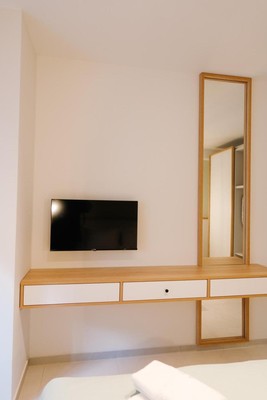 Aquarama Suites Nea Iraklitsa Bagian luar foto