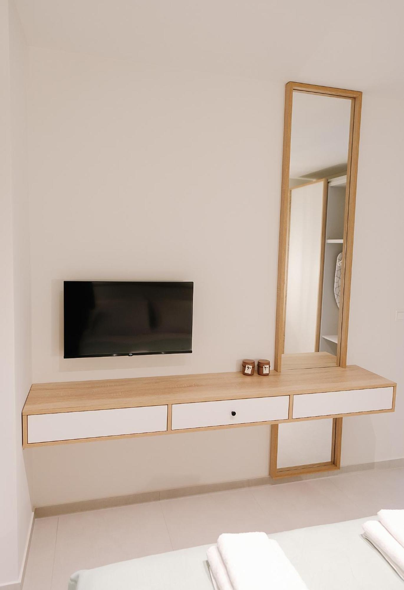 Aquarama Suites Nea Iraklitsa Bagian luar foto