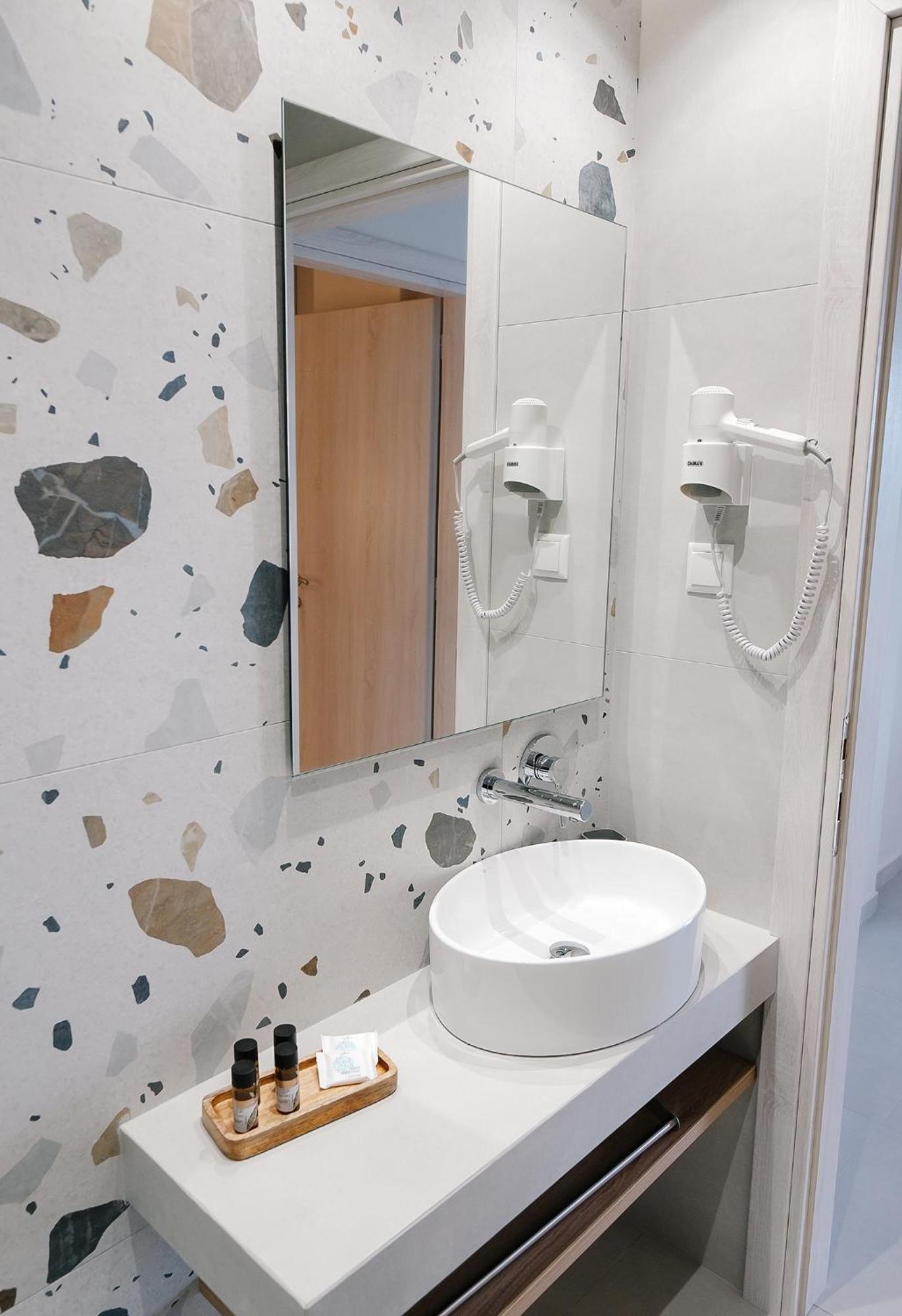 Aquarama Suites Nea Iraklitsa Bagian luar foto