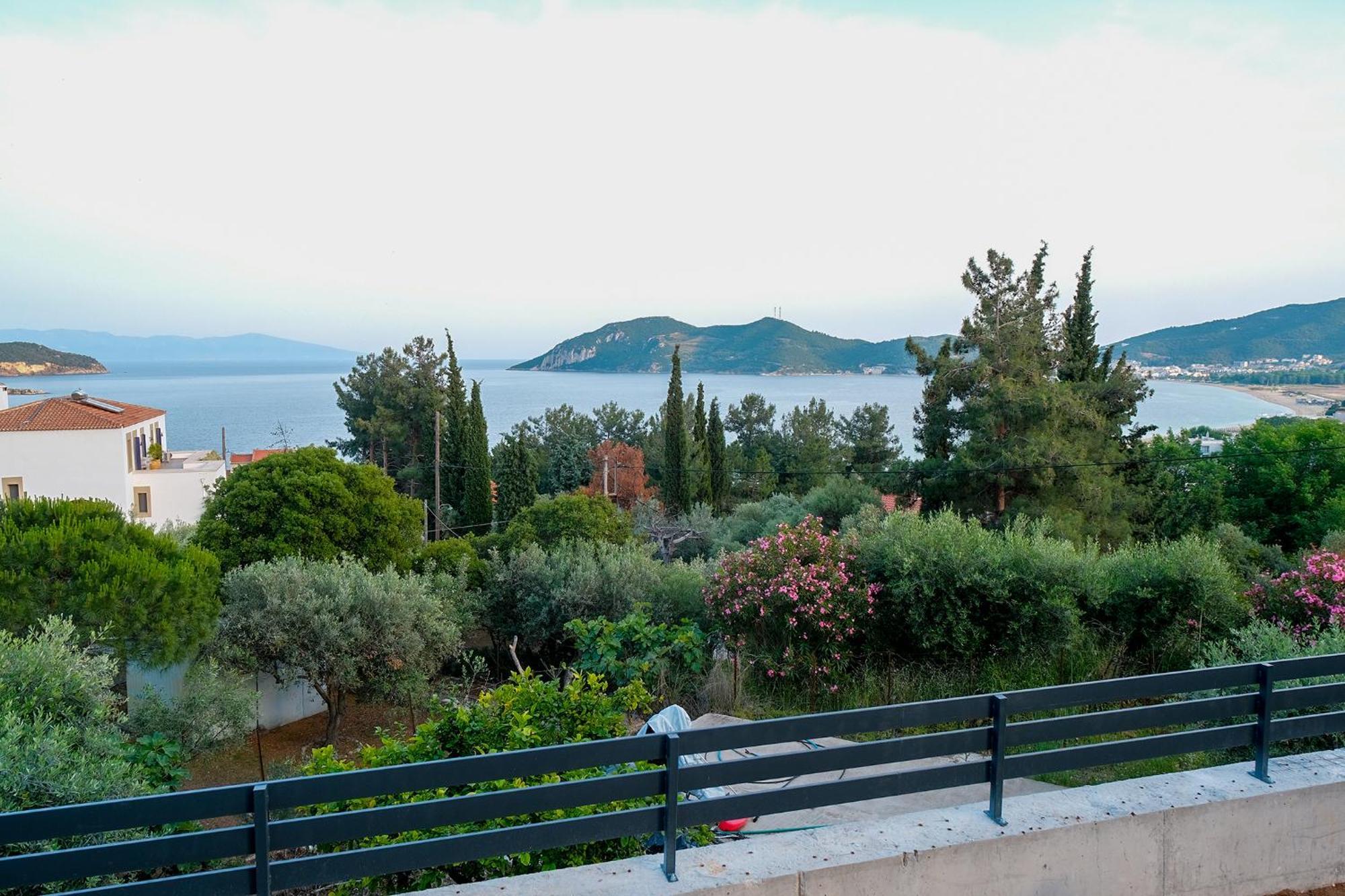 Aquarama Suites Nea Iraklitsa Bagian luar foto