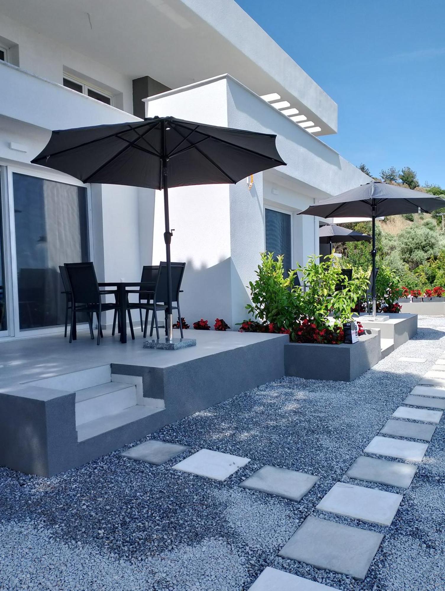 Aquarama Suites Nea Iraklitsa Bagian luar foto